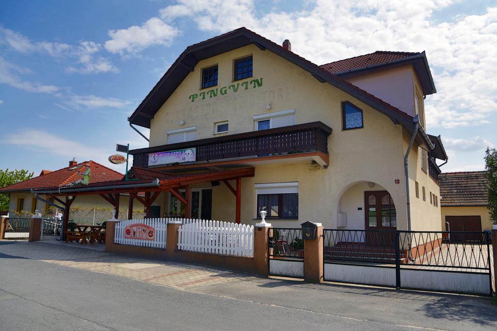 Pingvin Cukraszda Apartman Balatonmáriafürdő Extérieur photo
